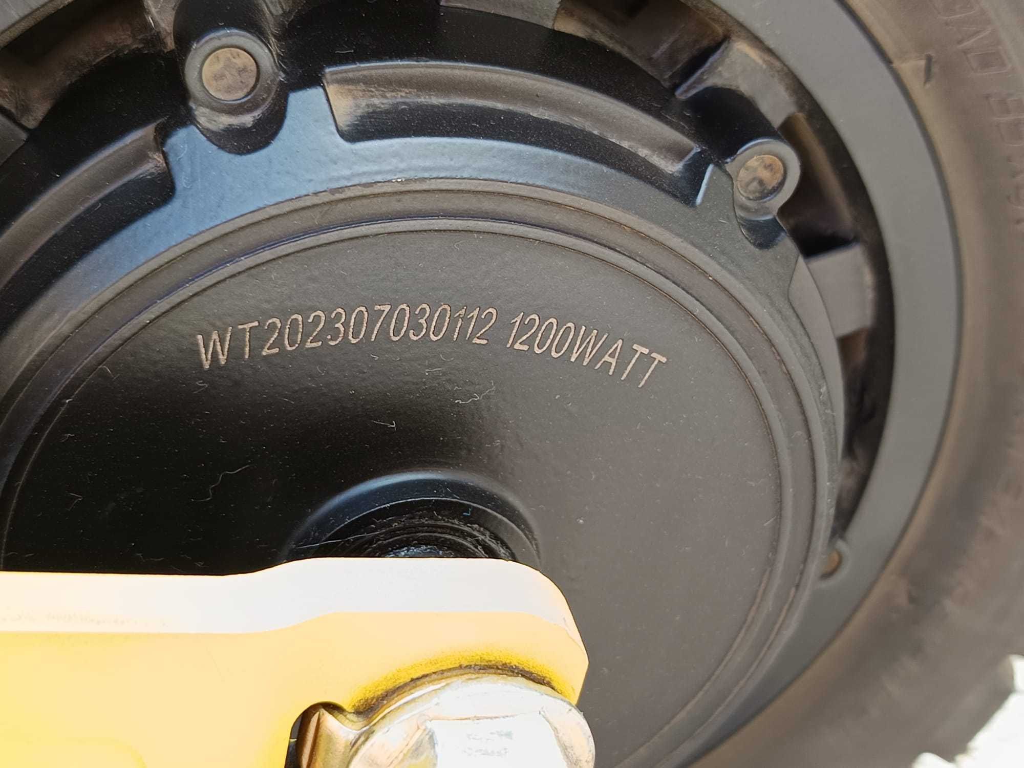 Trotineta Electrica dual Ezotron E200 PRO 2400w + Echipament protectie
