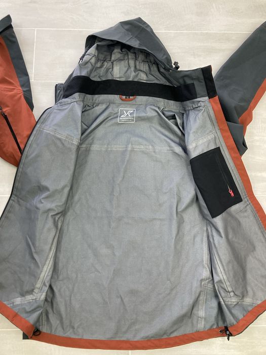 Geaca Revolution Race XL impermeabila 20000 hardshell