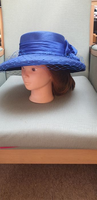Palarie albastru pentru nunți