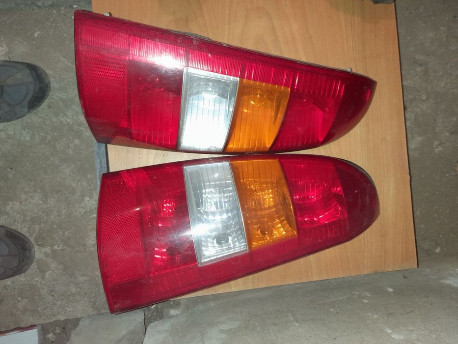 Части от автомобил Форд