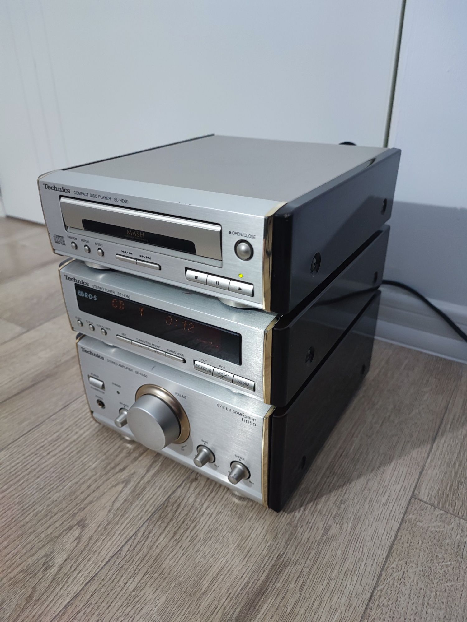 Mini sistem Technics amplificator SE HD50 tuner ST HD60 si cd SL HD60