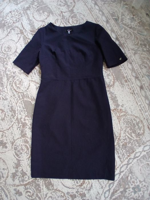 Продаётся платье хорошего качество купила в Универмаге  почти новые ра