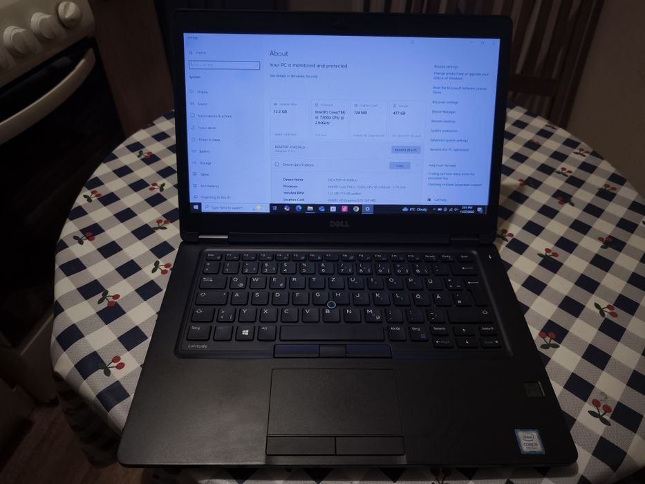 Dell Latitude 5480 • 12 GB Ram • 500SSD • i5 (7th)