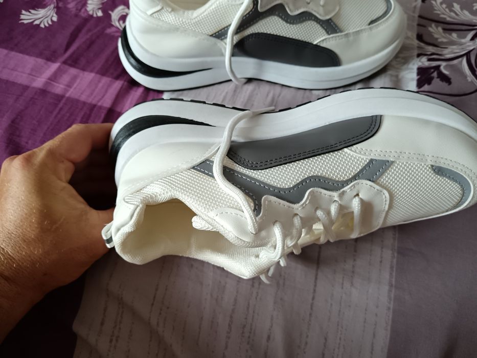 Adidași foarte usori