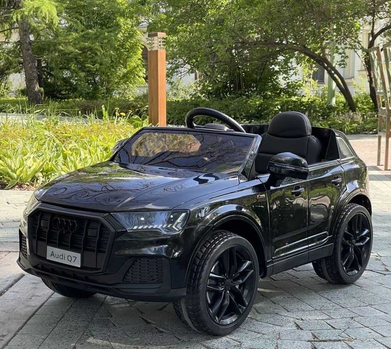 Акумулаторен джип Audi Q7 12V с меки гуми с Кожена седалка