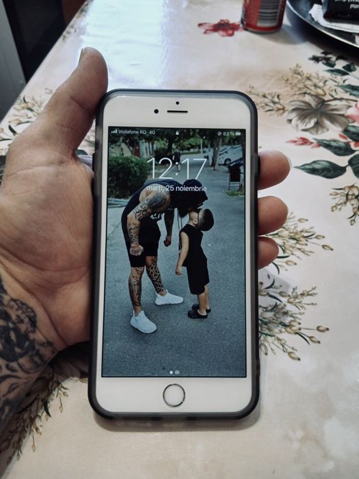 Vând iphone 6 s Plus  folosit ca nou stare 10/10