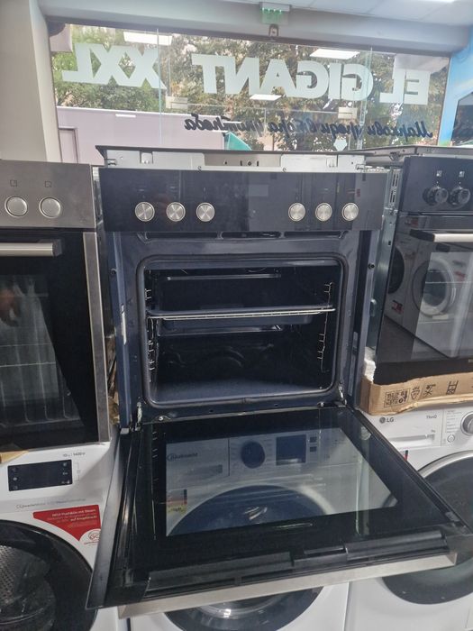 Фурна с котлони Bauknecht A+ Пиролиза