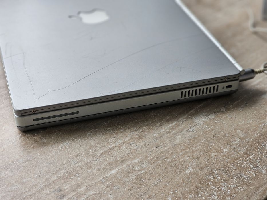 Apple PowerBook G4 15" 1.0 (Ti) (2004)