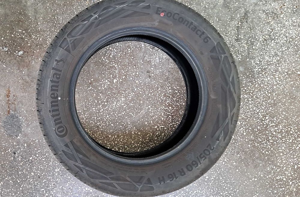 Vand 4 anvelope de vara marca Continental