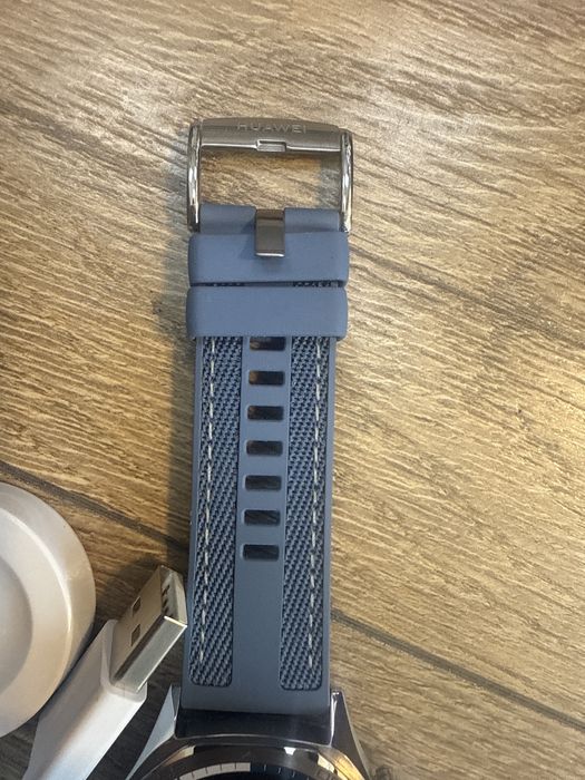 Huawei gt 5 blue 46mm перфектен!