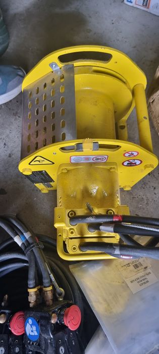 Troliu hidtaulic cu joistic si set motor de rezerva