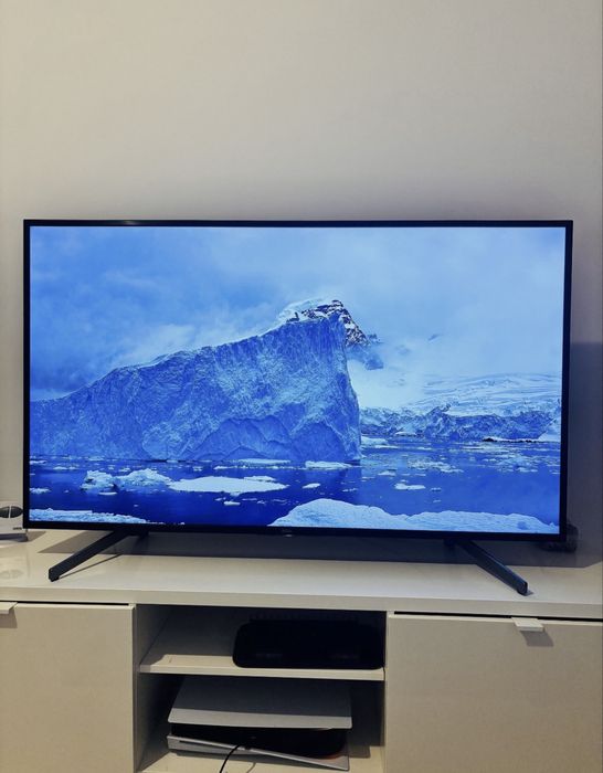Televizor smart SONY BRAVIA diagonala de 139 cm