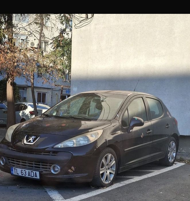 Proprietar vând autoturism marca Peugeot 207