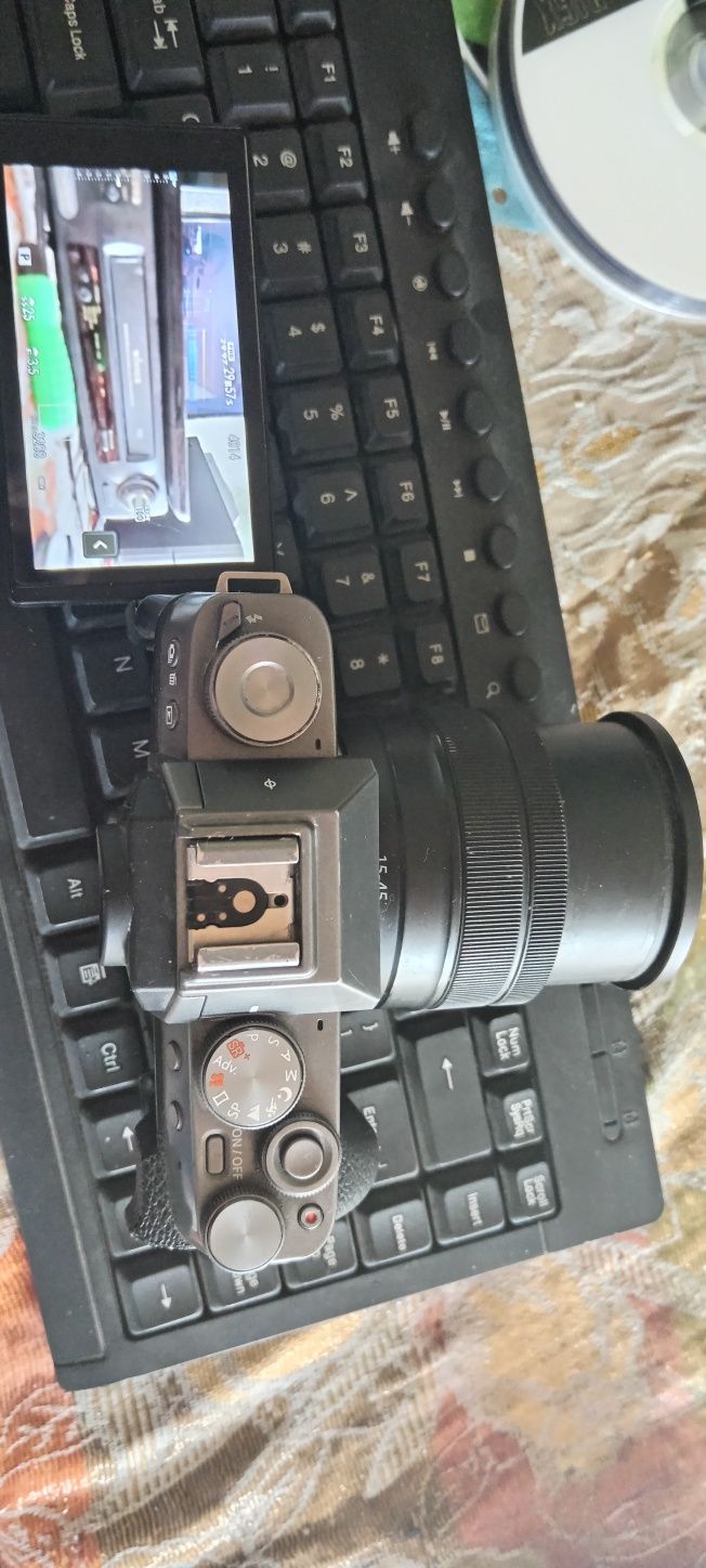 Fujifilm kamera 4ka syomka qiladi ikkita qoshimcha abektiv uchta barar