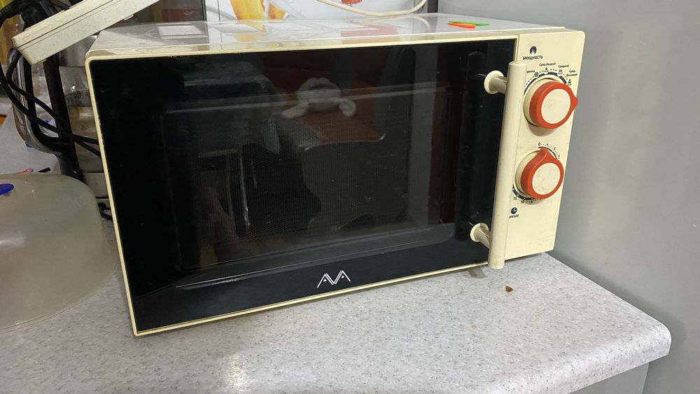 Микроволновку продам