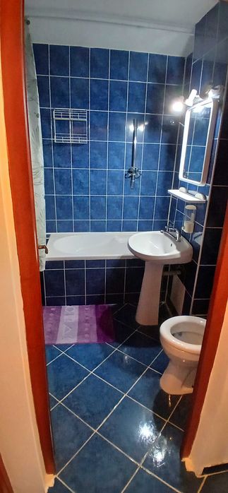 Apartament cu doua camere de inchiriat.