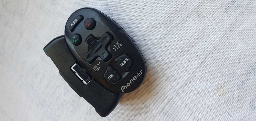 Автомобилен  CD/RADIO 
Pioneer DEH-P55BT
