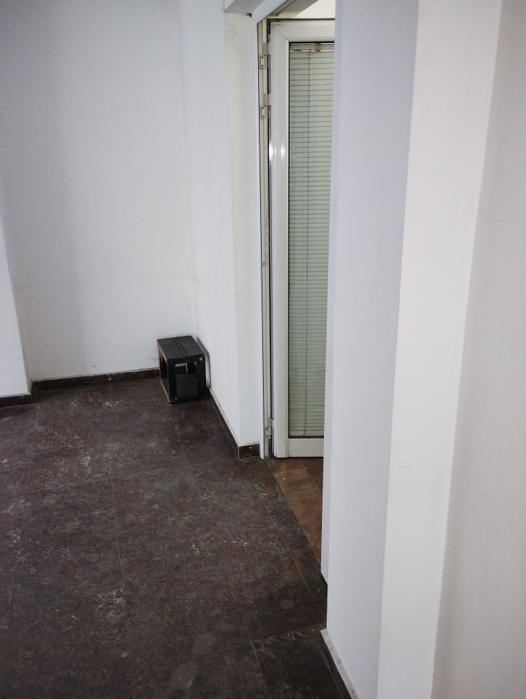 Продава се Офис в София, Банишора - 10 кв.м за 9 €/кв.м - Снимка #1