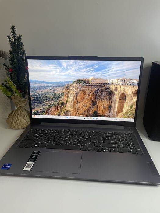 Ноутбук Lenono IdeaPad Slim 15IRH8