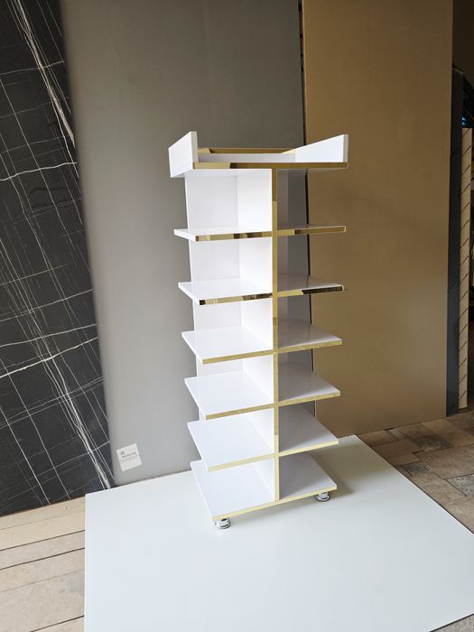 Обувница сотилади