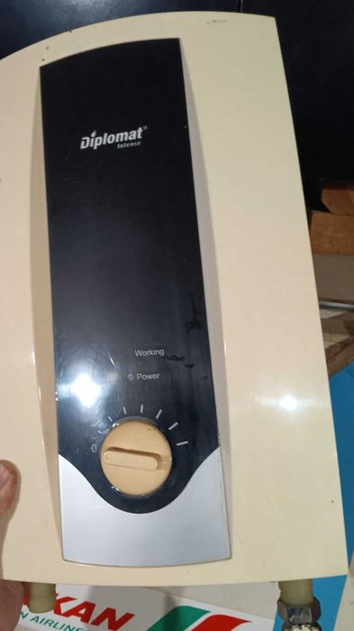 Проточен бойлер   Dipomat