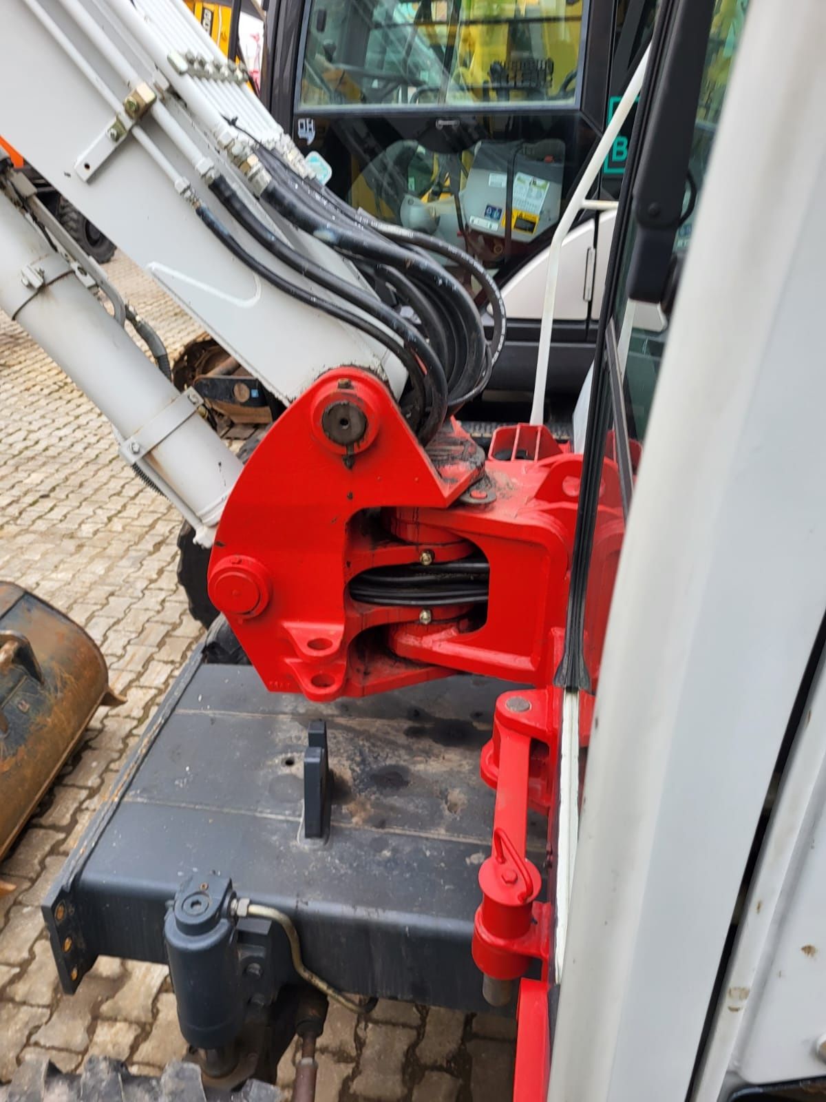 Excavator mobil takeuchi tb 175w