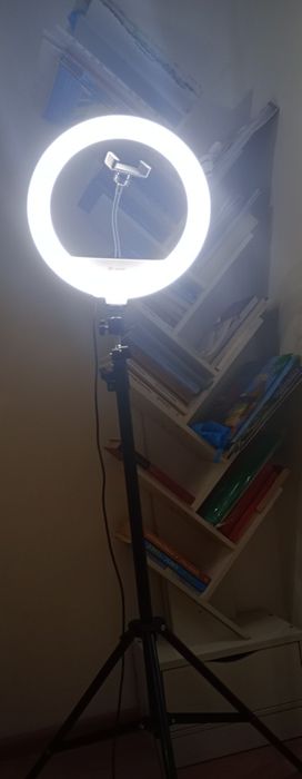 Lampa circulară cu LED