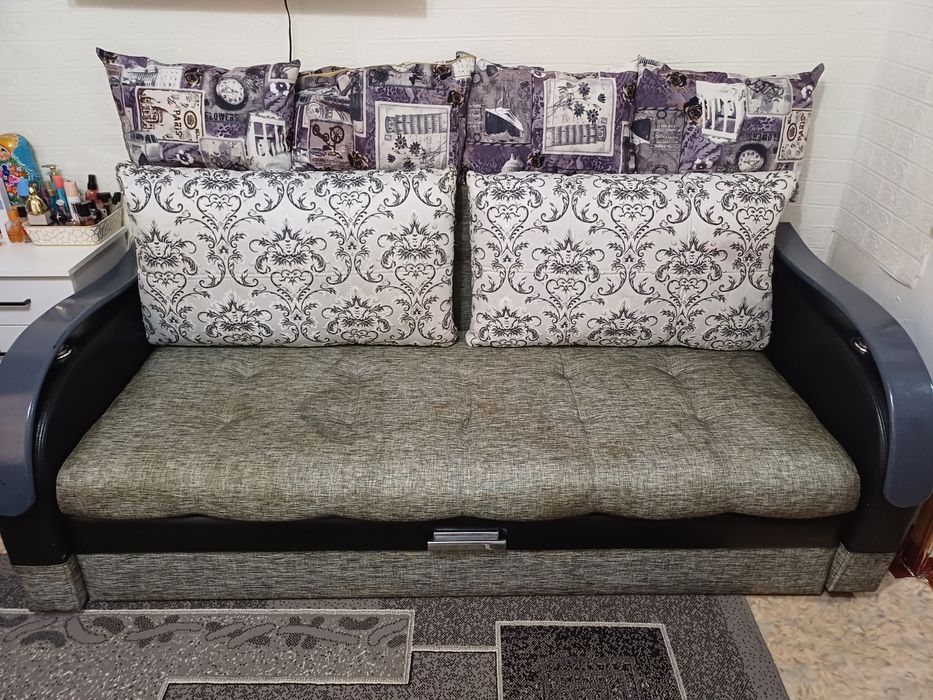 Диван б/у продам