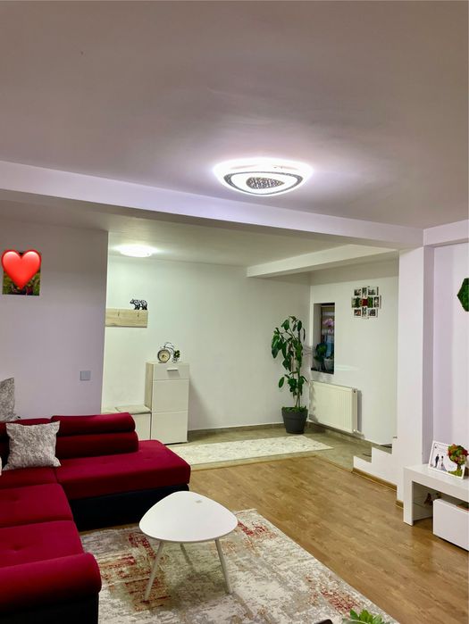 Persoana fizica, vând casă tip duplex