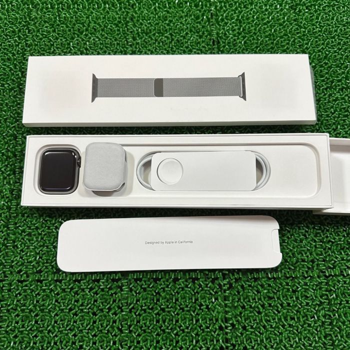 Apple Watch Series 7 45mm Stainless Steel with Milanese loop