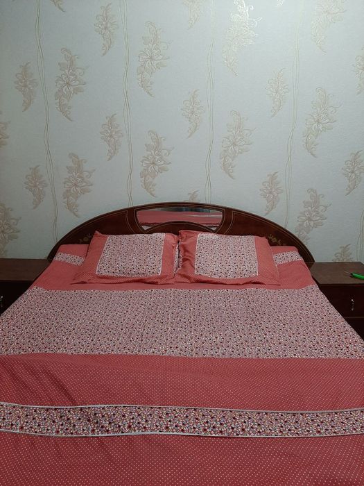 Spalni divan tumbasi bilan