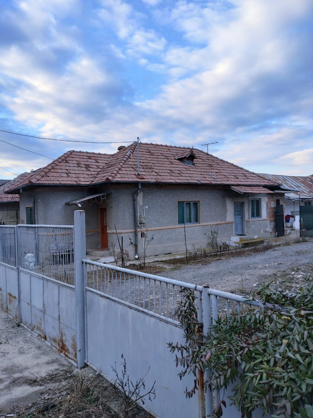 Casa in goranu, valcea