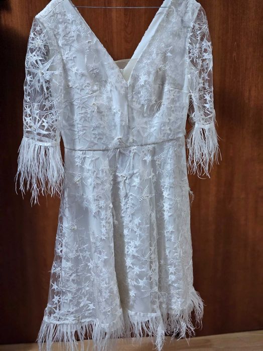 Бяла рокля, подходяща за моминско парти