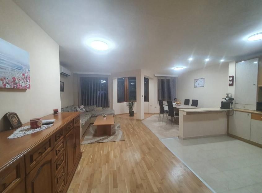 Дава се под наем Тристаен апартамент в Пловдив, Мараша - 107 кв.м за 600 € - Снимка #2