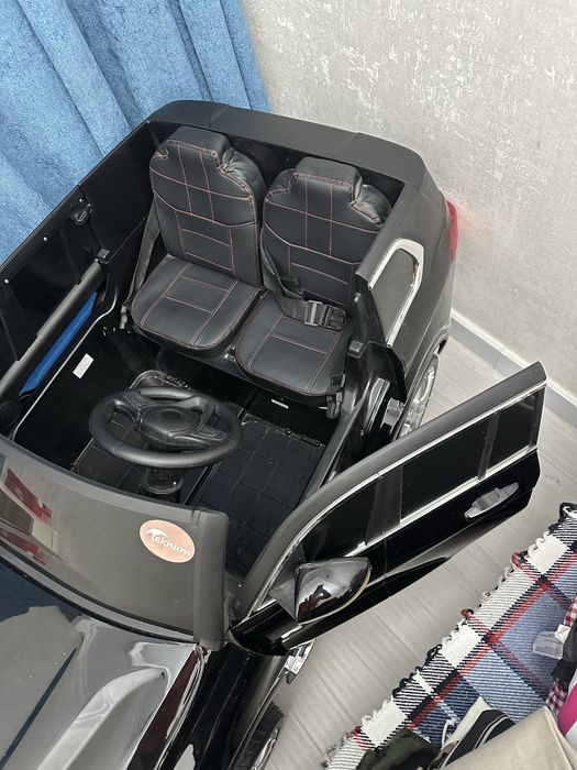 Машина детская двухместная