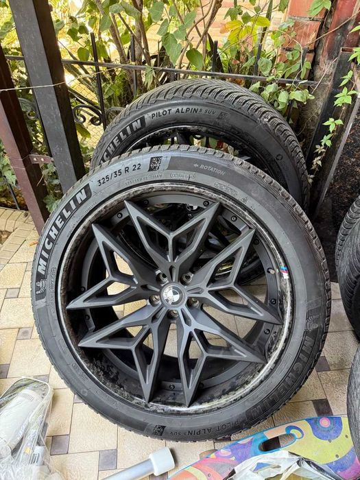 Продаю шикарную карбон + кованный диски с шиной 22 для BMW X5/X6/X7!