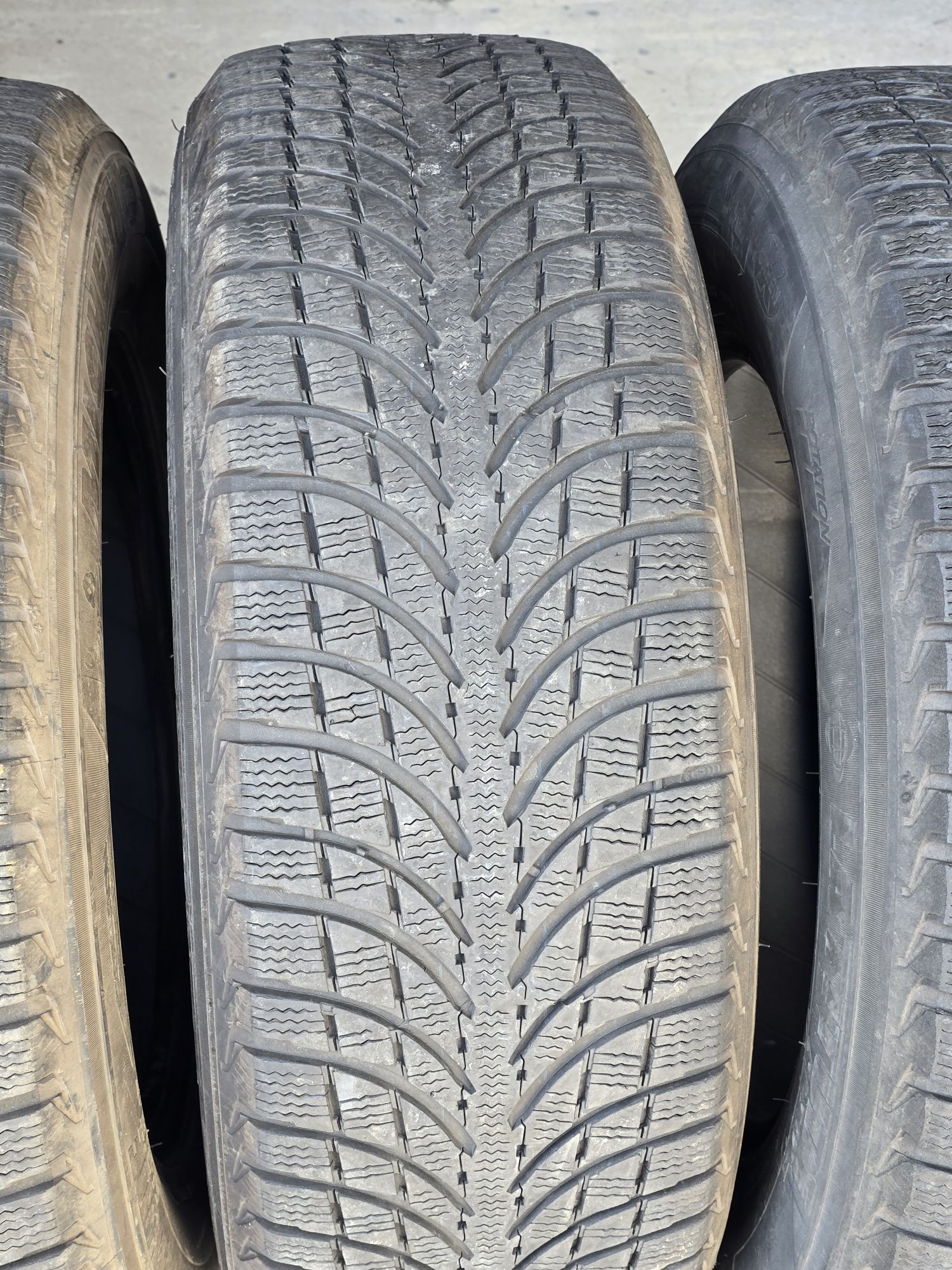 4 Броя Гуми 215/70/16 Michelin