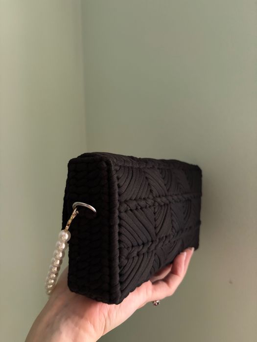 Дамска черна ръчно изработена елегантна чанта