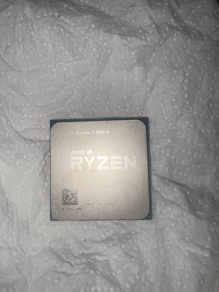 Vand procesor amd ryzen 7 1800 x