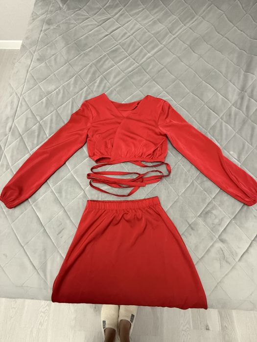 Продаю двойку (юбка с кофтой)