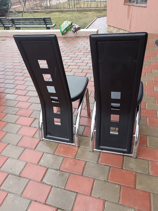 Masa extensibila și 6 scaunee living ara