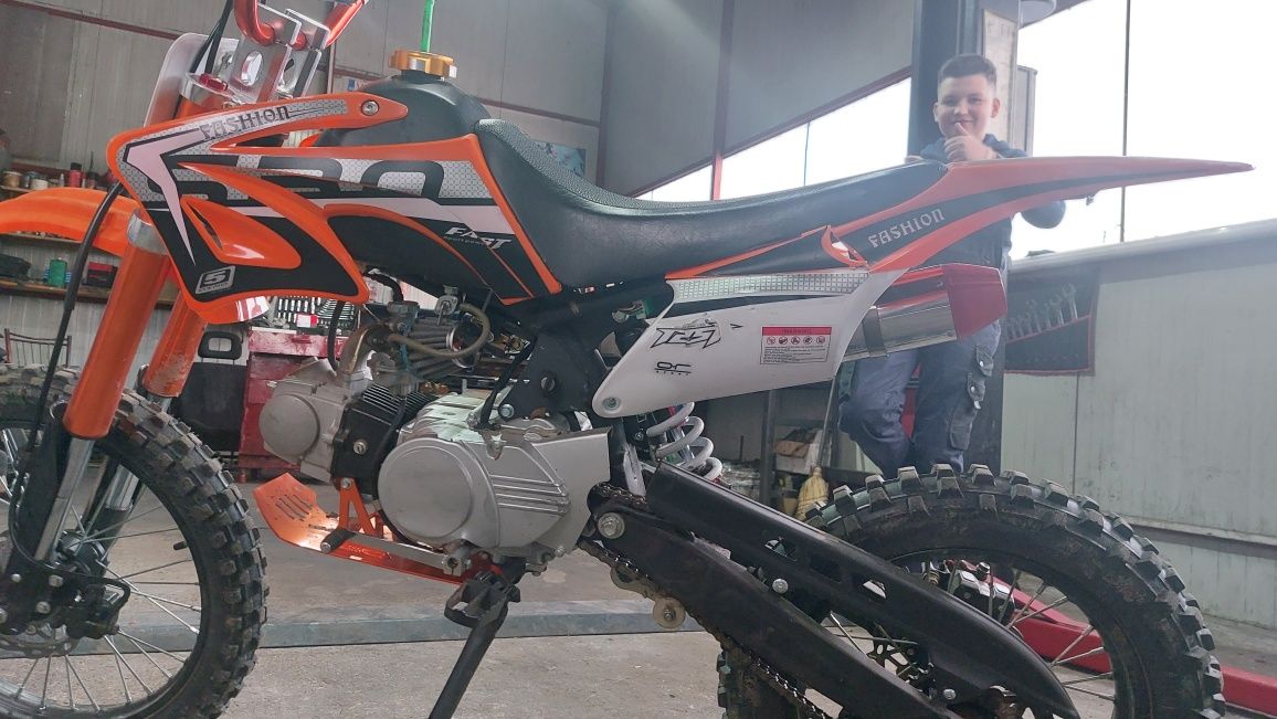 Vând cross 125cc în 4 trepte nou