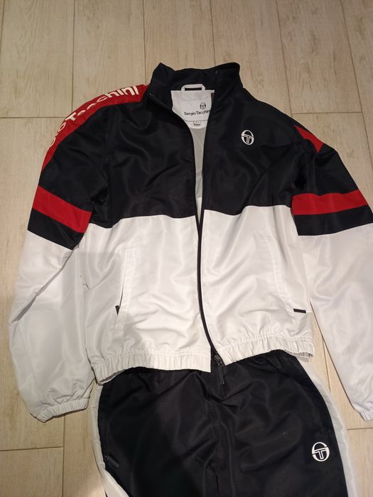 Анцунг Sergio Tacchini