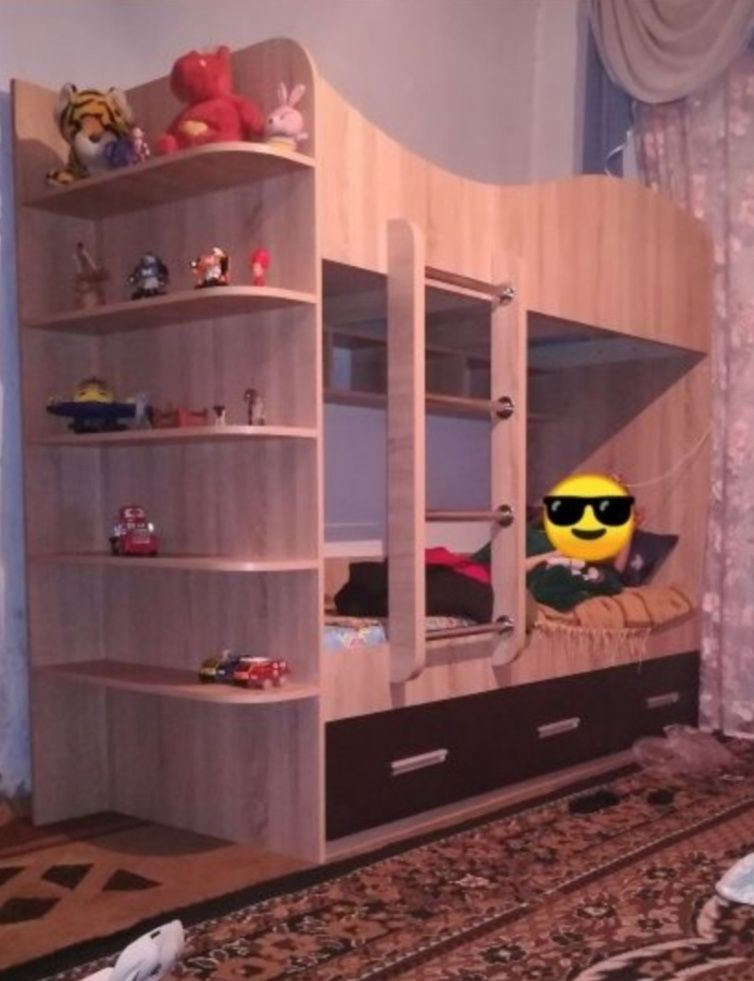 Срочно продам двухъярусную кровать