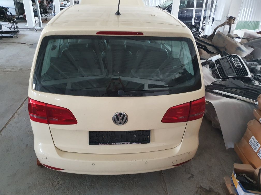 Bară spate spoiler Vw Touran 2013