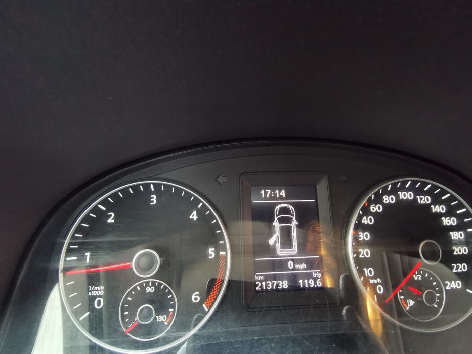 VW Touran 2.0 TDI Bluemotion 2014 140CP