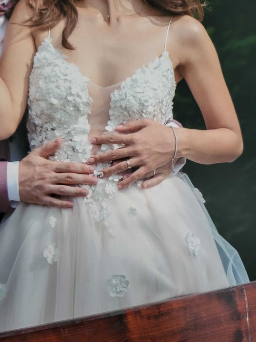 Vand rochie de mireasa facuta pe comanda . Marimea 36-38