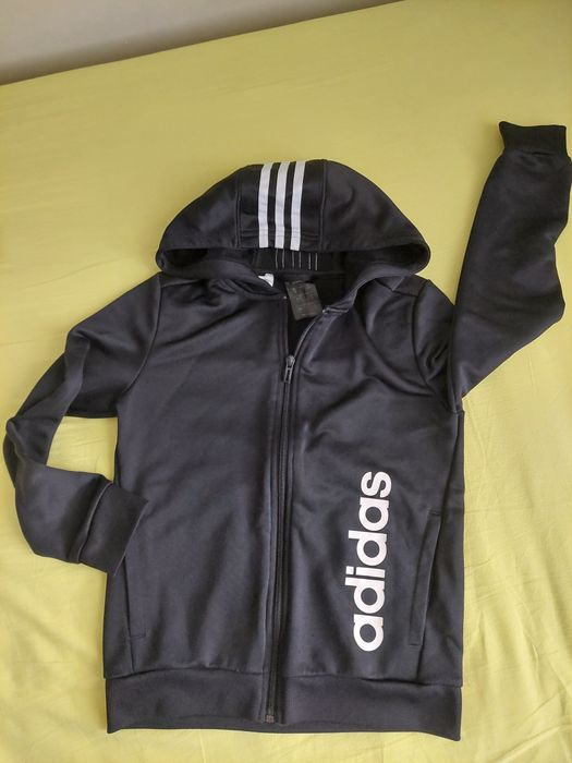 Запазени дрехи за момче. Размерите са 134-140