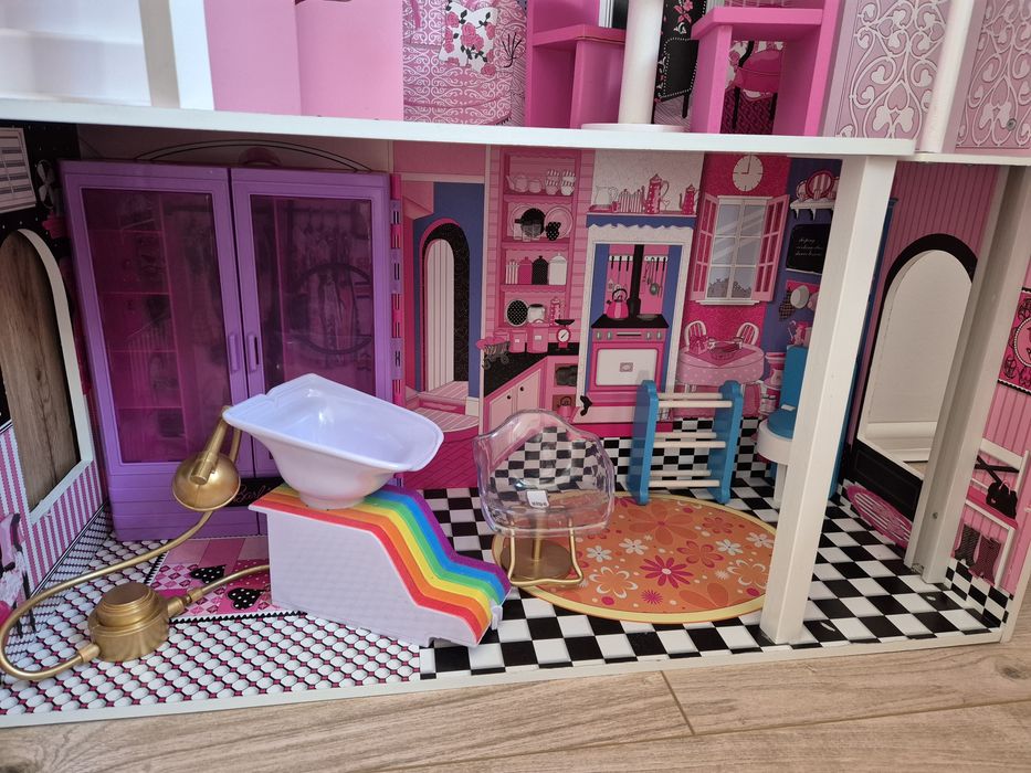 Casuta din lemn pentru papusi