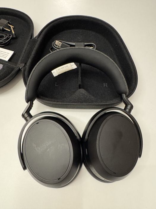 Casti Over Ear Sennheiser Momentum 4 Wireless ANC negru